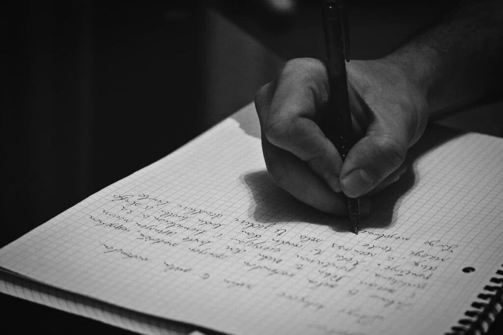 Keeping a symptom log to track hives triggers and patterns